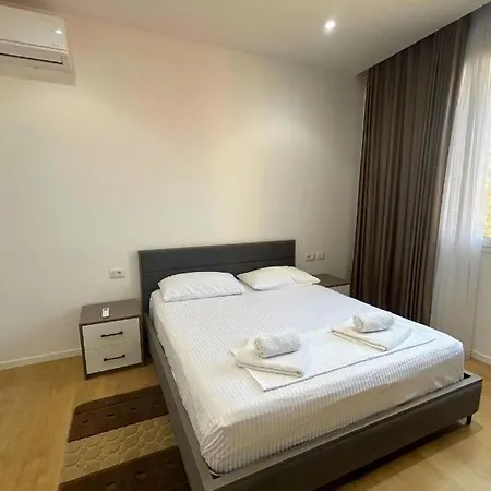 Vila Malaj 1 *